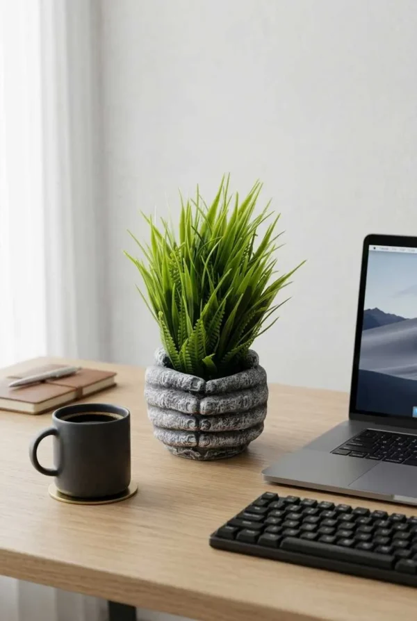 Elivera HoldNature Hand Planter - Grass Spike Stone Pot