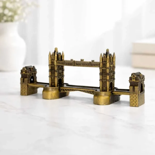 Elivera London Tower Bridge Miniature Décor - Iconic Architectural Collectible for Elegant Spaces